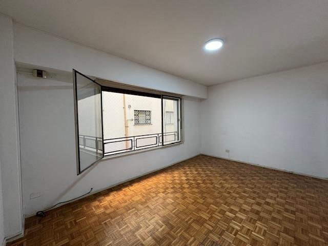 ALQ 2 AMB AL LATERAL EN BARRIO NORTE