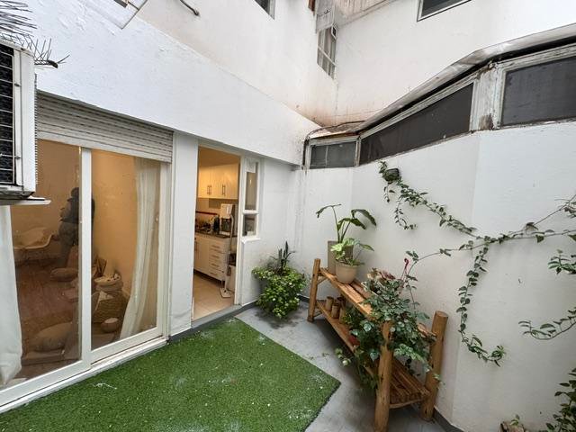 Alquiler 2 Ambientes Al Lateral con Patio